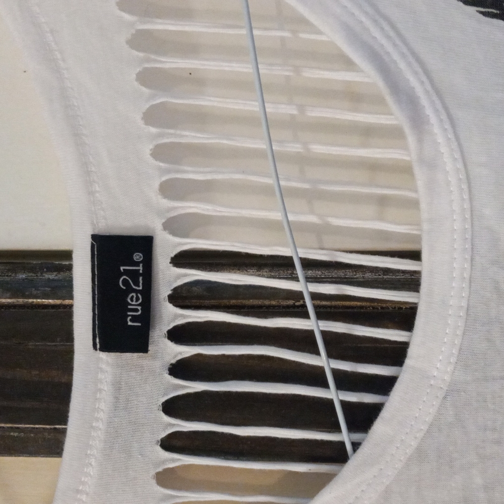 Smiley face top - Picture 3 of 4